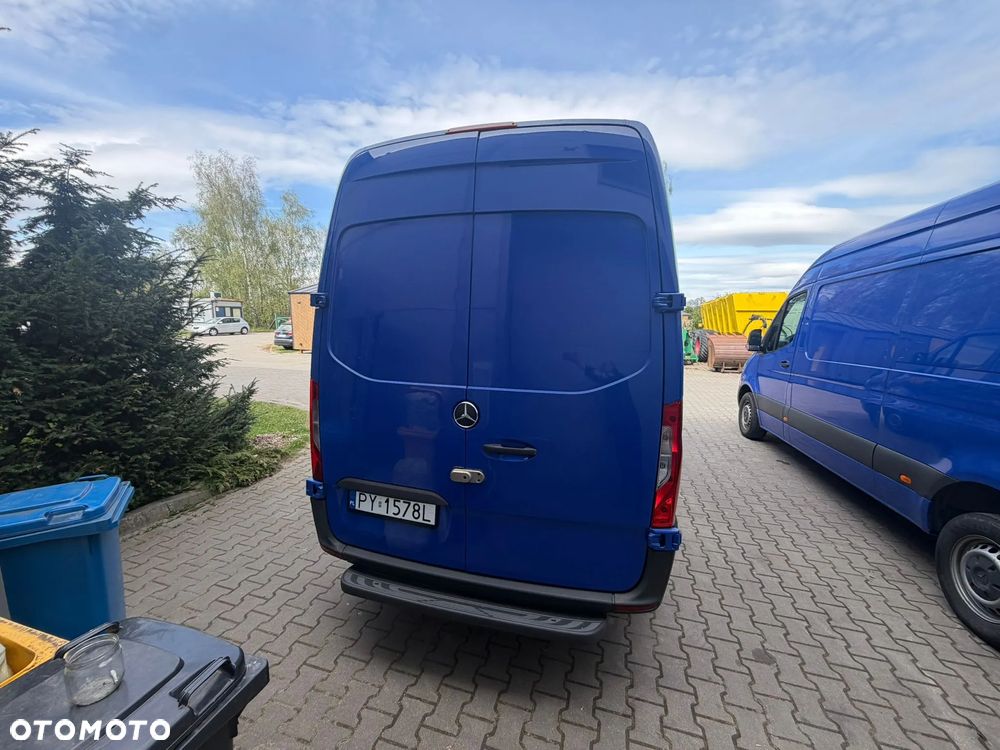 Mercedes-Benz Sprinter - 11