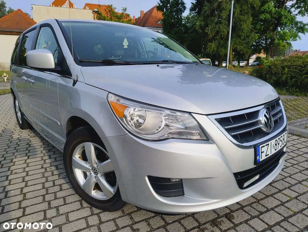 Volkswagen Routan - 1