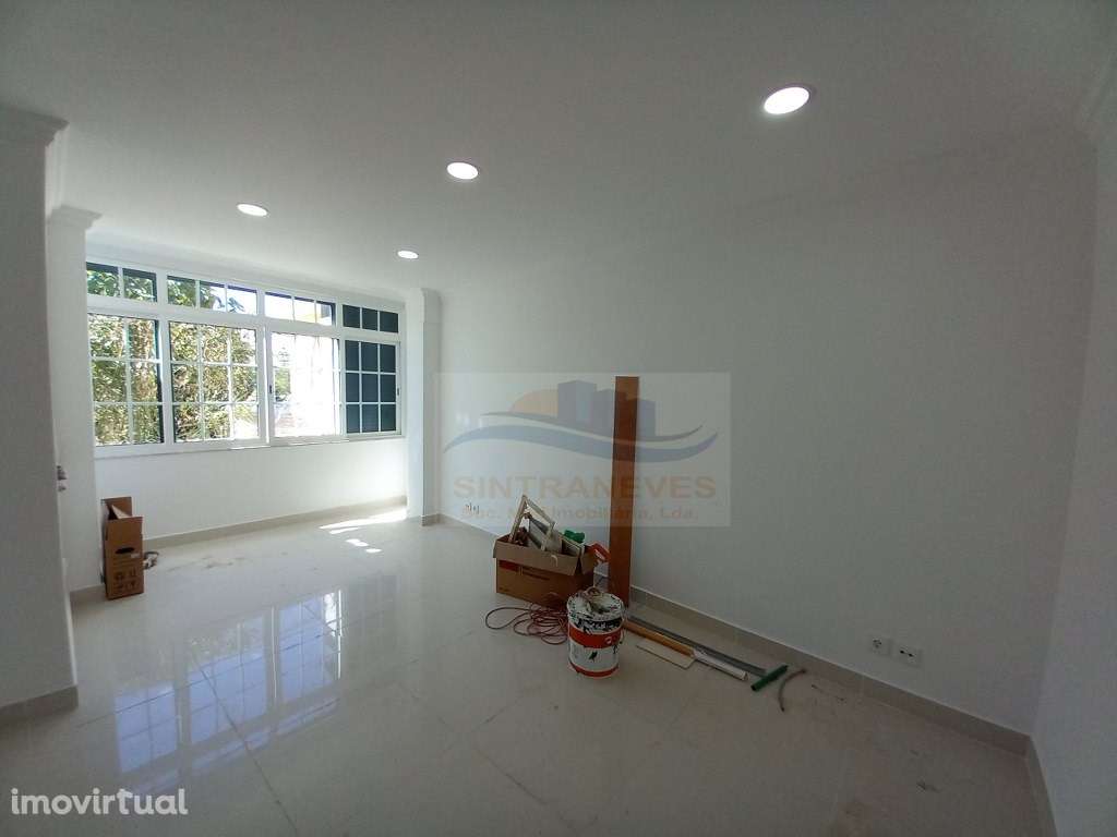 Moradia T3+T3 totalmente remodelada, com terraço, 4 casas de banho,... - Grande imagem: 4/54