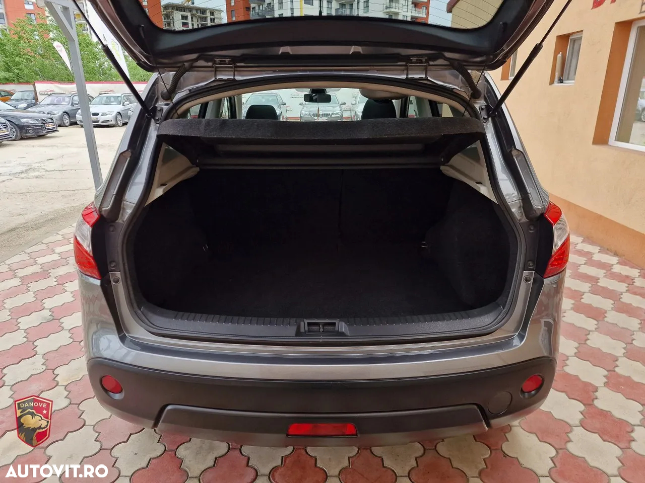 Nissan Qashqai 2.0 DCI 4 x 4 DPF Aut acenta - 11