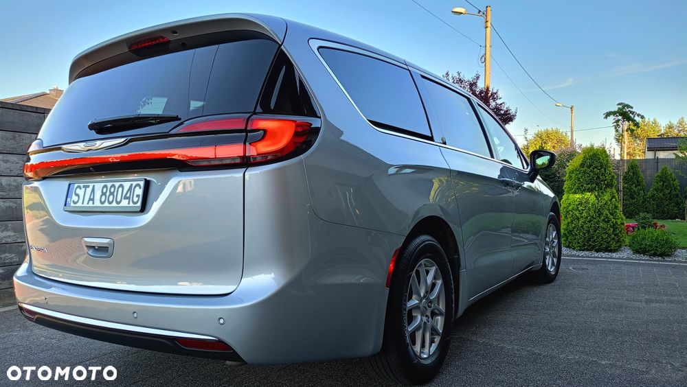 Chrysler Pacifica - 11