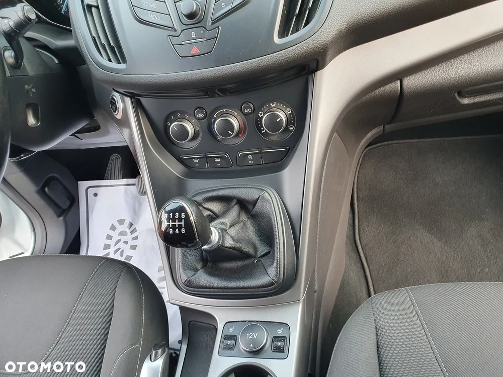 Ford Kuga 1.5 EcoBoost 2x4 SYNC - 13