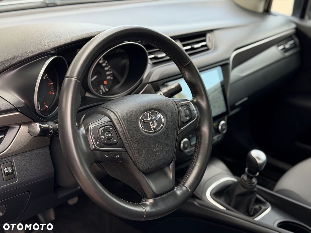 Toyota Avensis 1.8 Active - 22