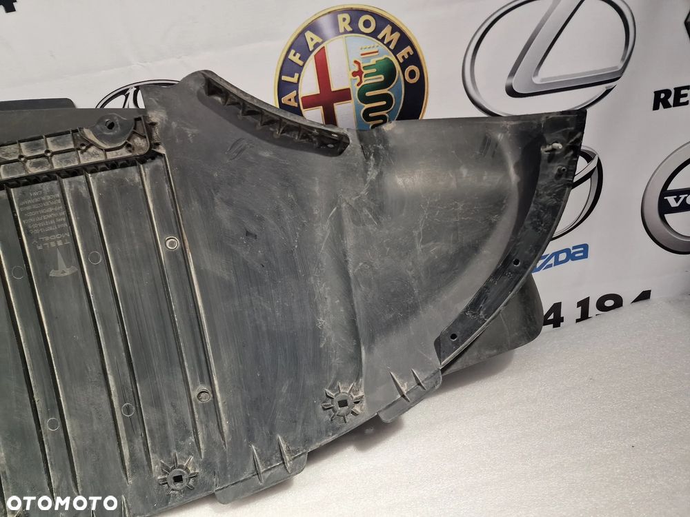 TESLA Y 20- PŁYTA / OSŁONA POD ZDERZAK PRZEDNI , NR 1760713-00-C / 1812159-00-B , NR AUKCJI NSŁ503 - 8