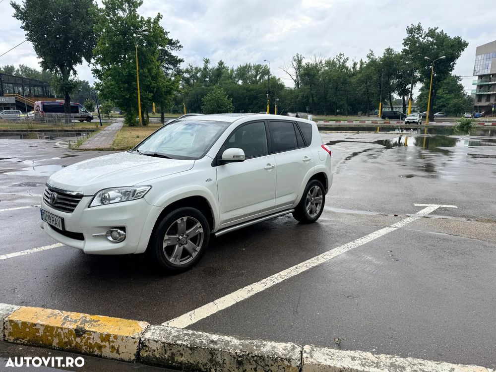 Toyota RAV4 - 1