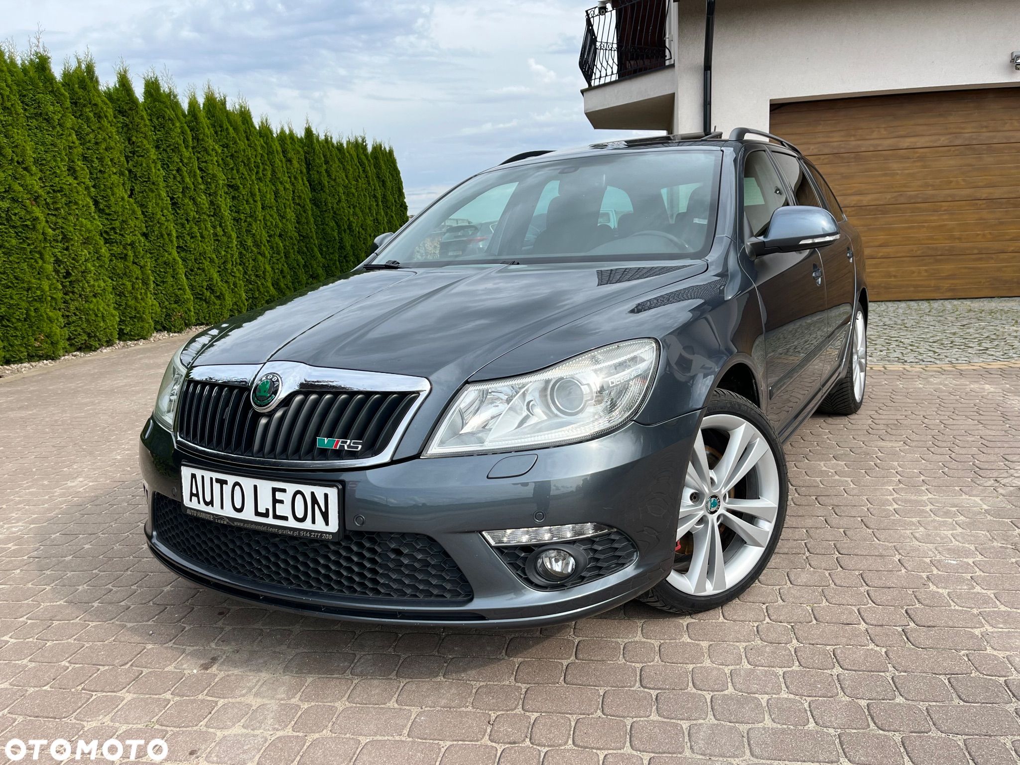 Skoda Octavia Combi 2.0 TDI CR DPF DSG RS - 1