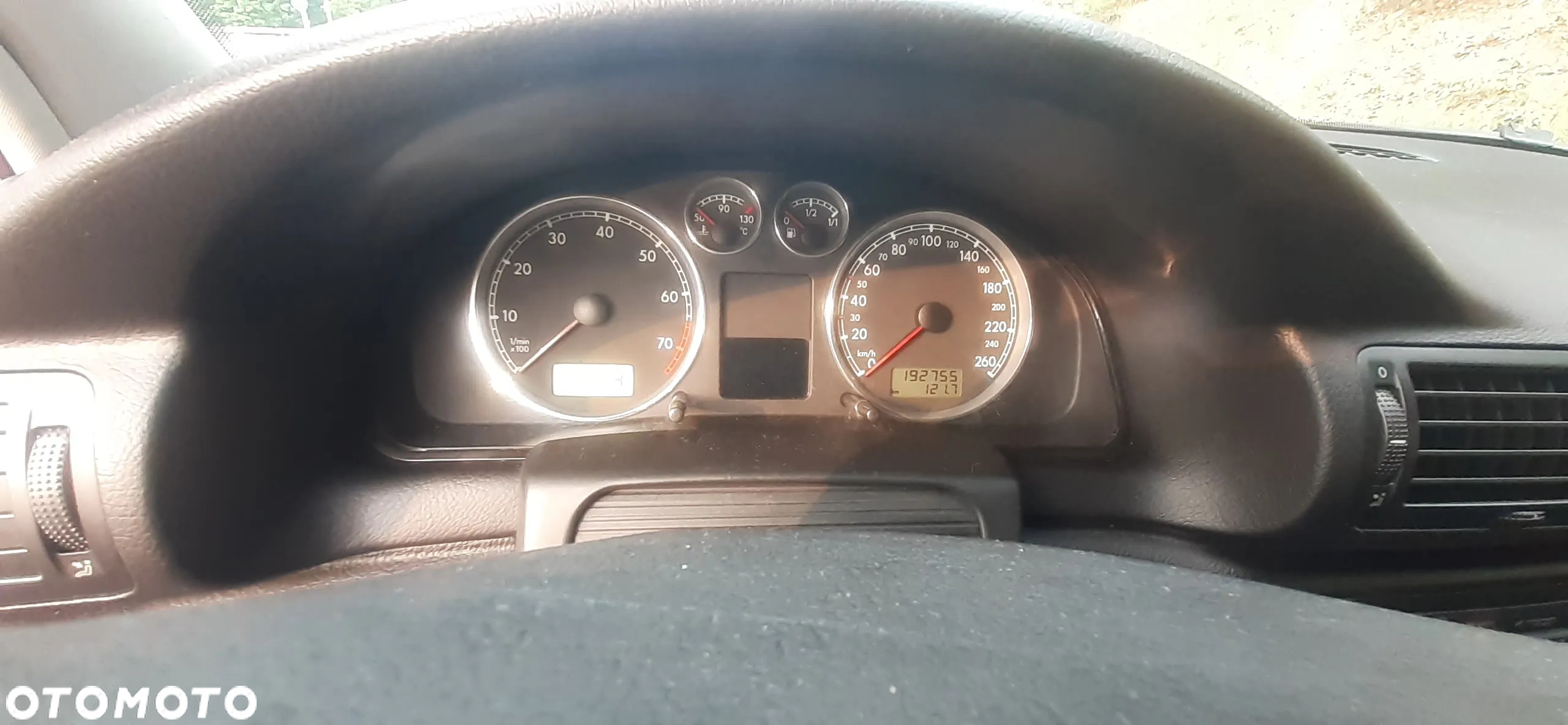 Volkswagen Passat 1.8T Comfortline - 12