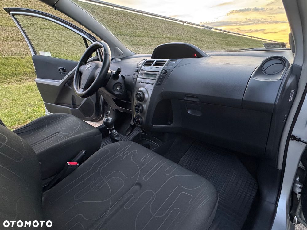 Toyota Yaris 1.33 Prestige - 26