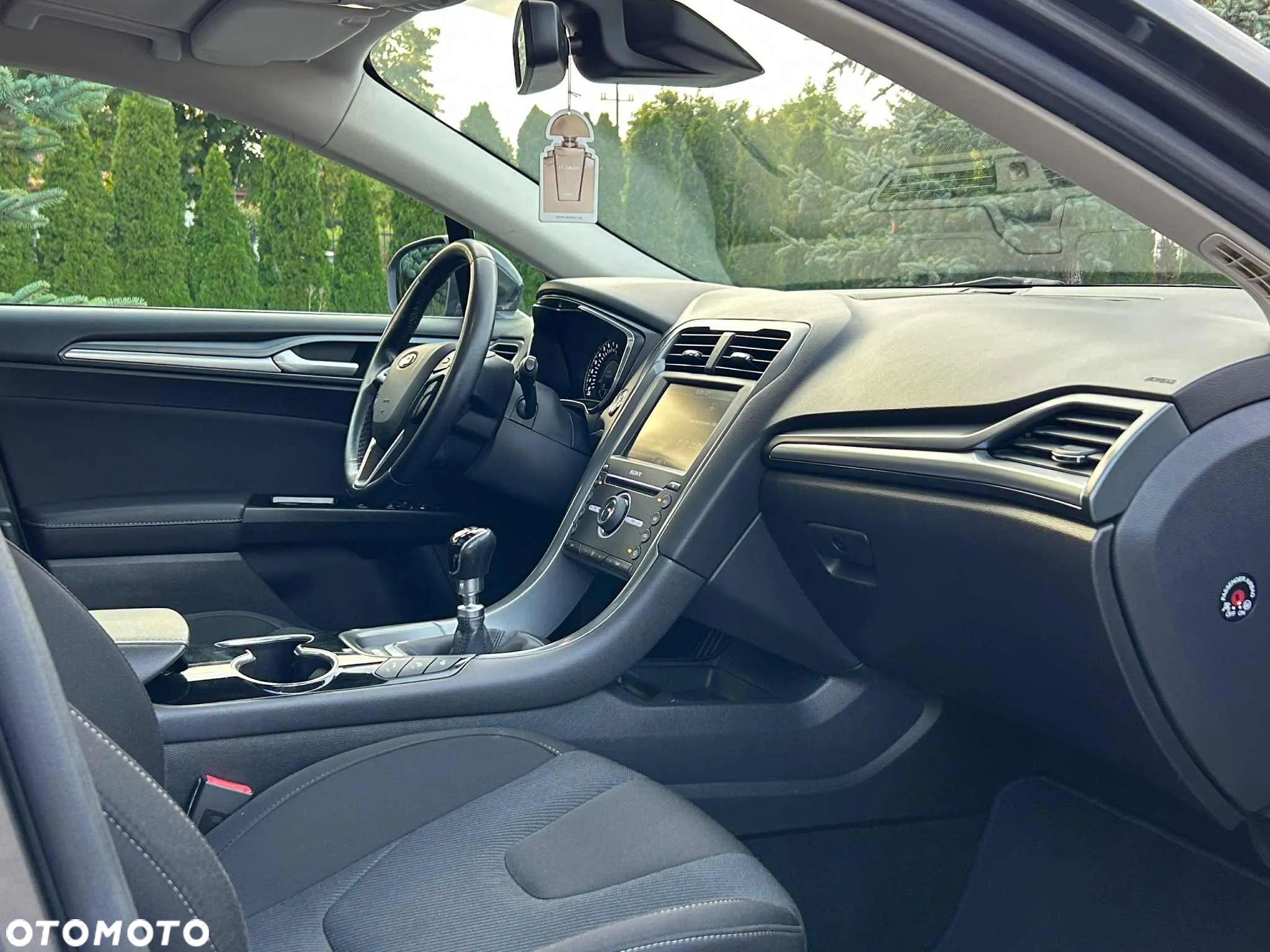 Ford Mondeo - 35