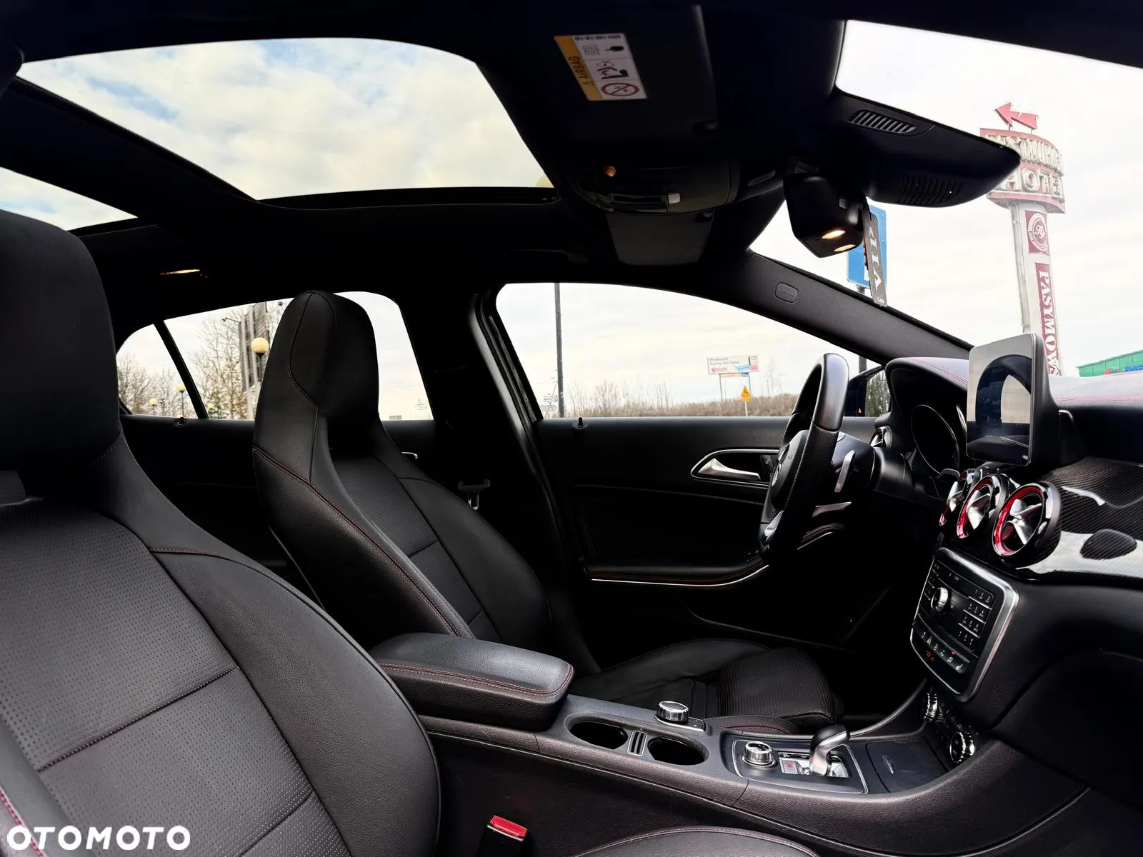 Mercedes-Benz GLA AMG 45 4-Matic - 12