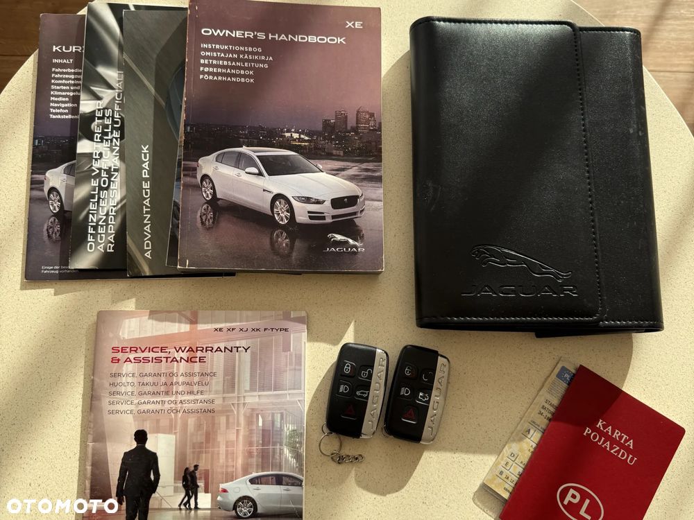Jaguar XE 2.0 T Portfolio - 22