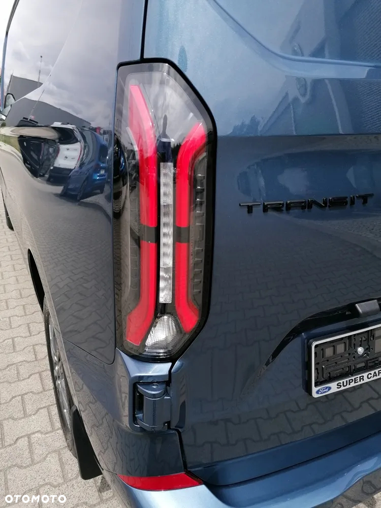 Ford CUSTOM - 17