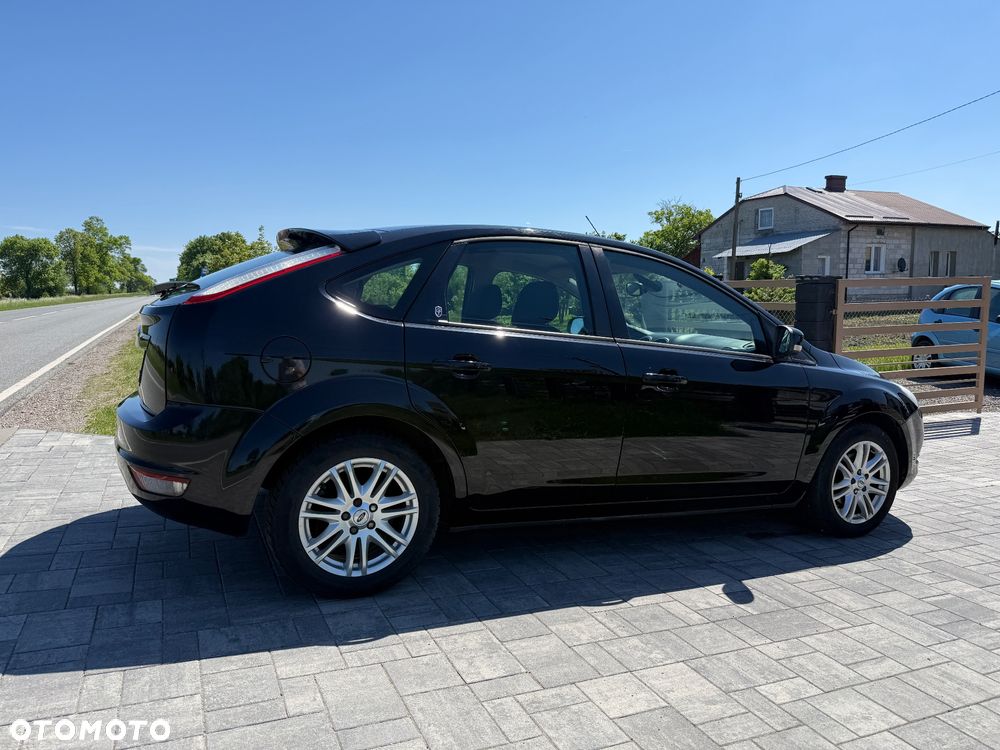 Ford Focus 1.6 16V Ghia - 30