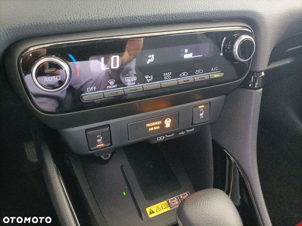 Toyota Yaris Hybrid 1.5 Style - 12