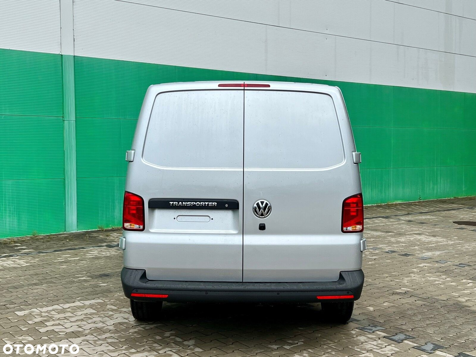 Volkswagen Transporter Transporter 6.1 Furgon silnik: 2,0 l TDI SCR 110 kW / skrzynia biegów: 6-biegowa manualna rozstaw osi: 3400 mm - 11