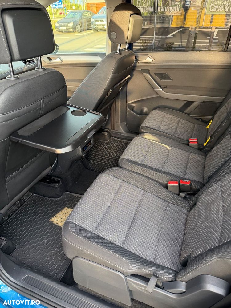 Volkswagen Touran - 10