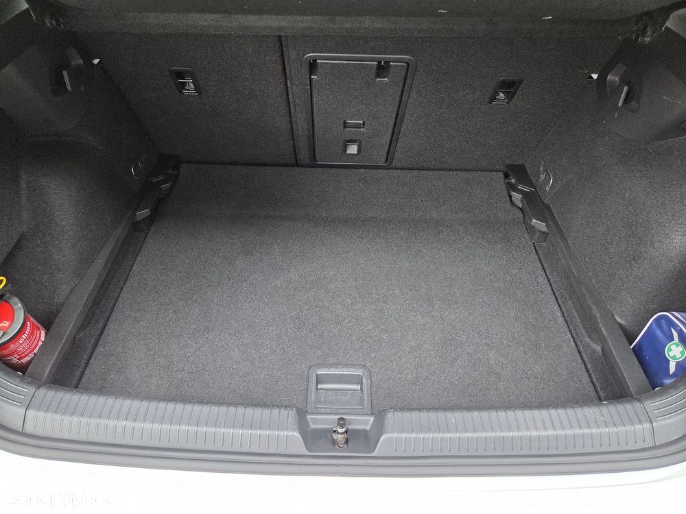 Volkswagen Golf 1.5 eTSI EVO Style DSG - 35