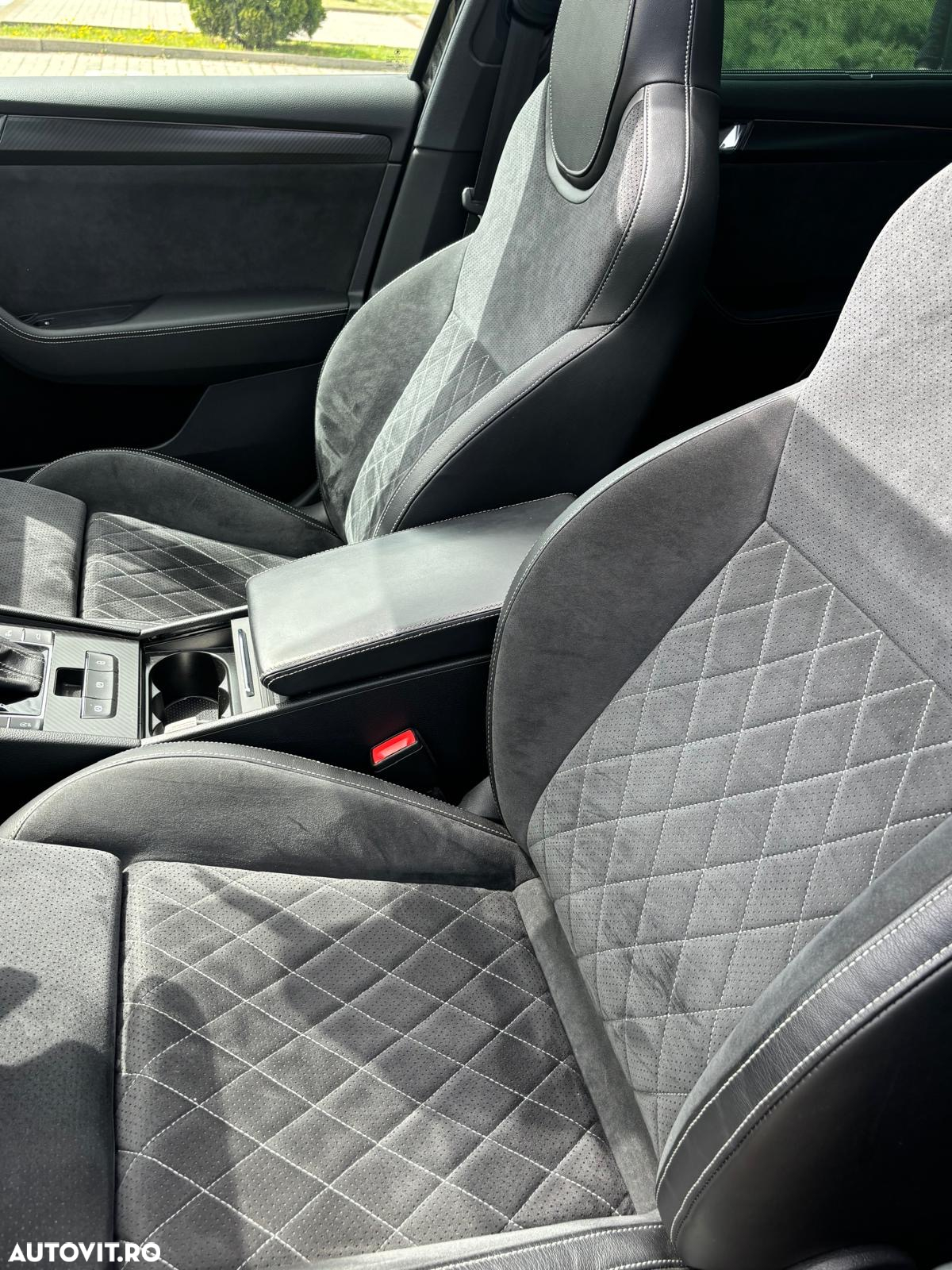 Skoda Superb 2.0 TDI DSG Sportline - 9
