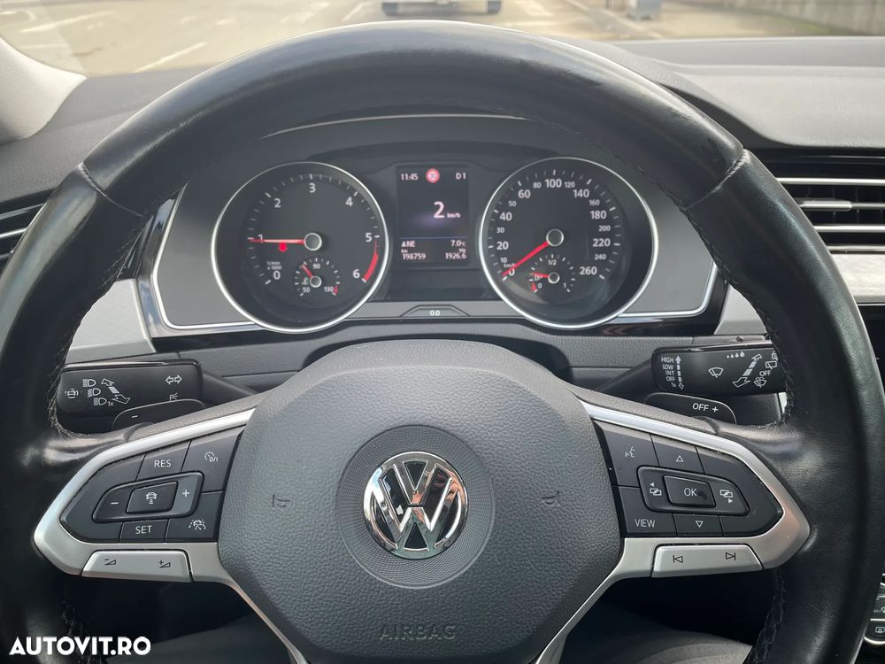 Volkswagen Passat - 19