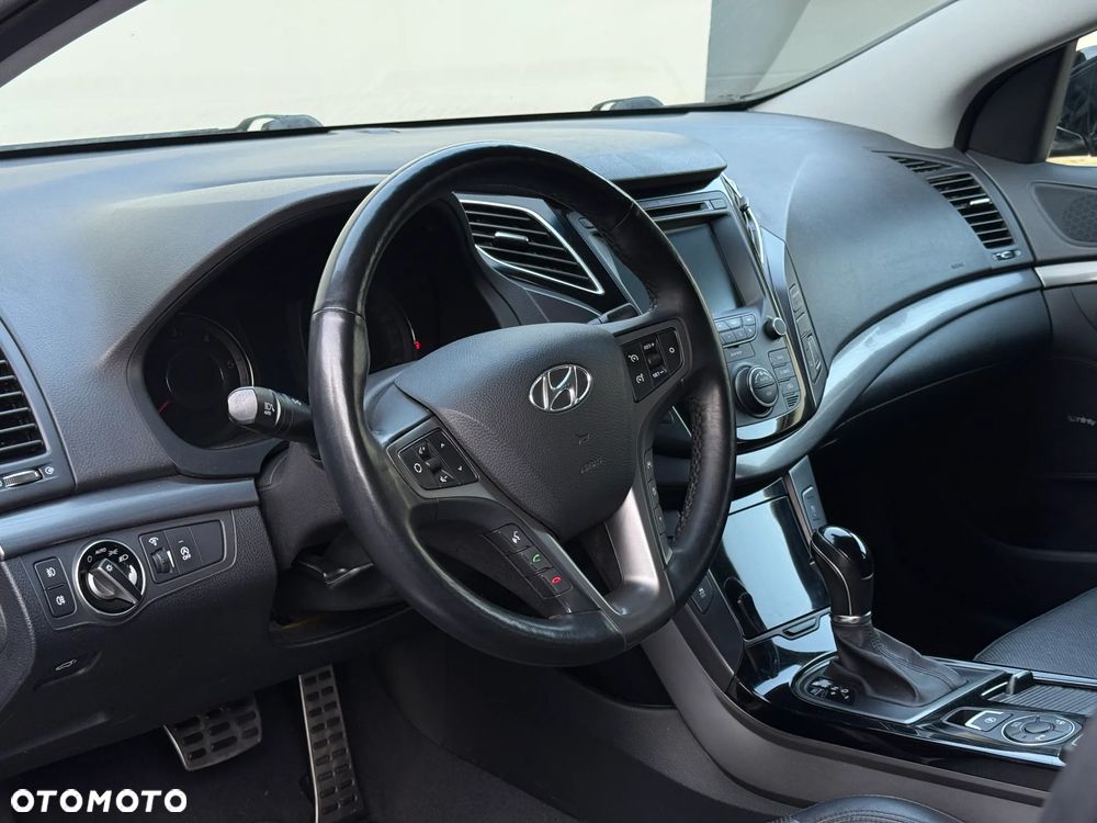 Hyundai i40 Kombi 1.7 CRDi DCT Premium - 11