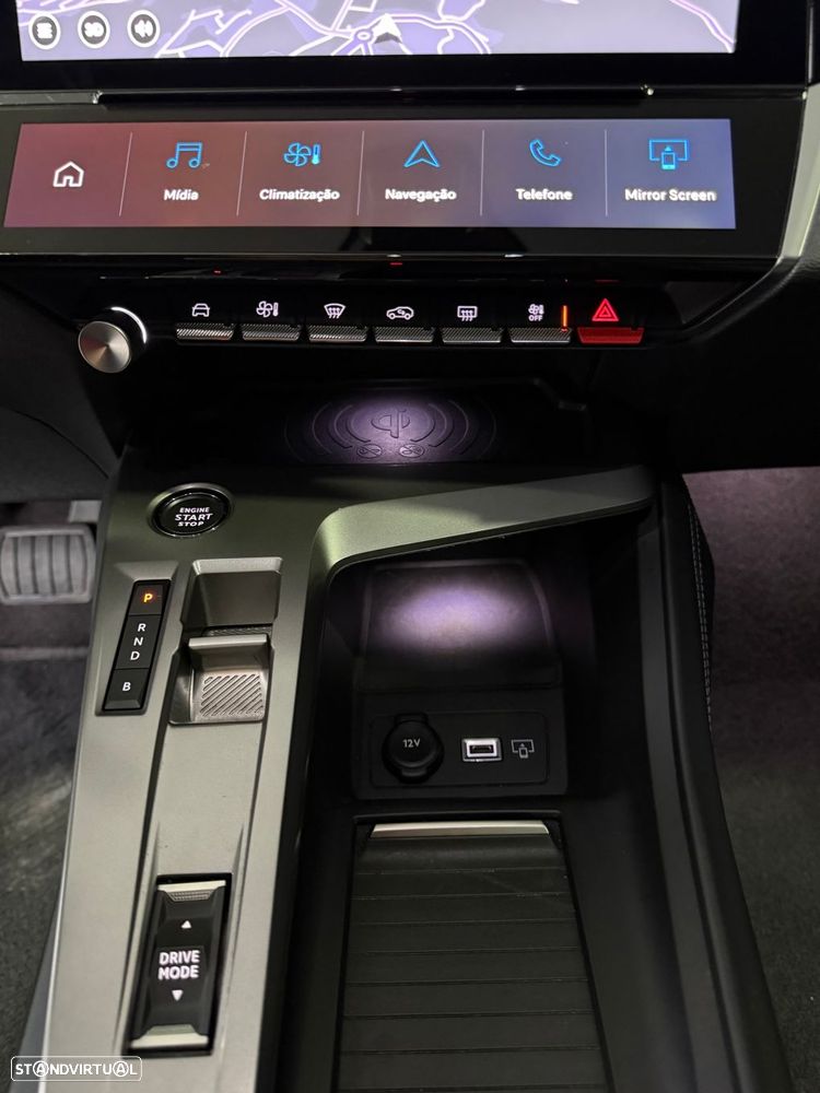 Peugeot 408 1.6 Hybrid Allure Pack e-EAT8 - 24