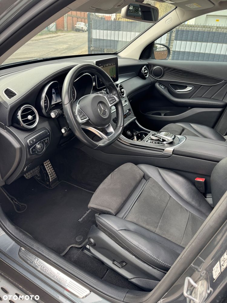 Mercedes-Benz GLC 250 d 4Matic 9G-TRONIC AMG Line - 11