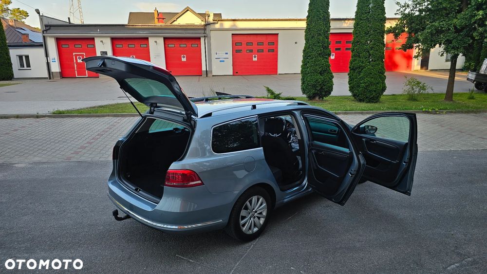 Volkswagen Passat 2.0 TDI Comfortline - 11