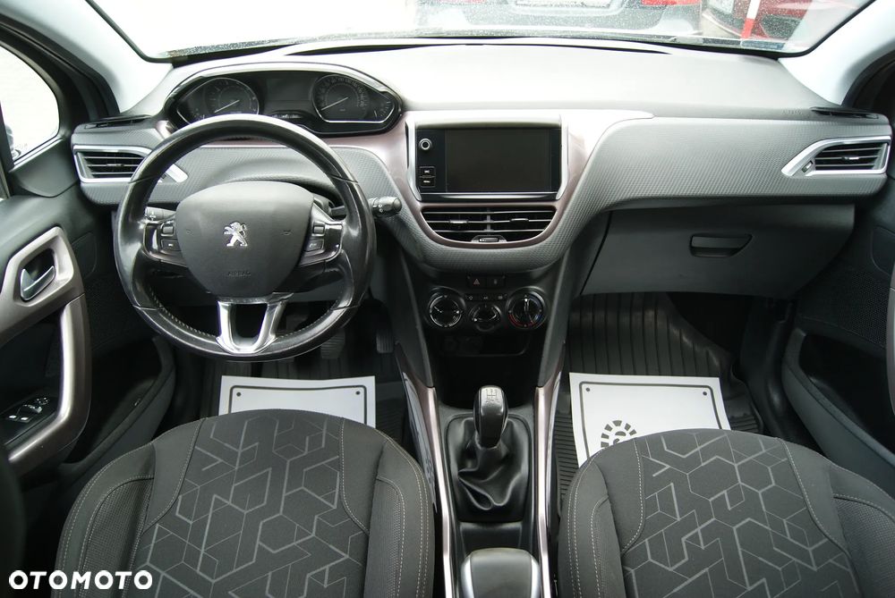 Peugeot 2008 1.2 Pure Tech Style - 13