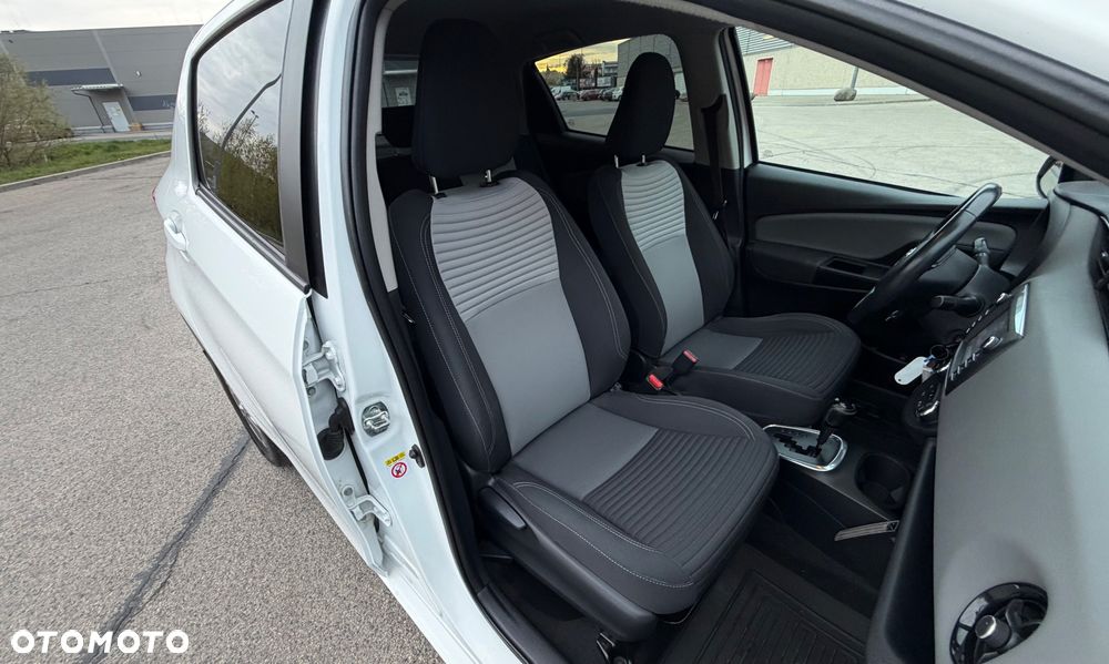 Toyota Yaris Hybrid 100 Premium - 22