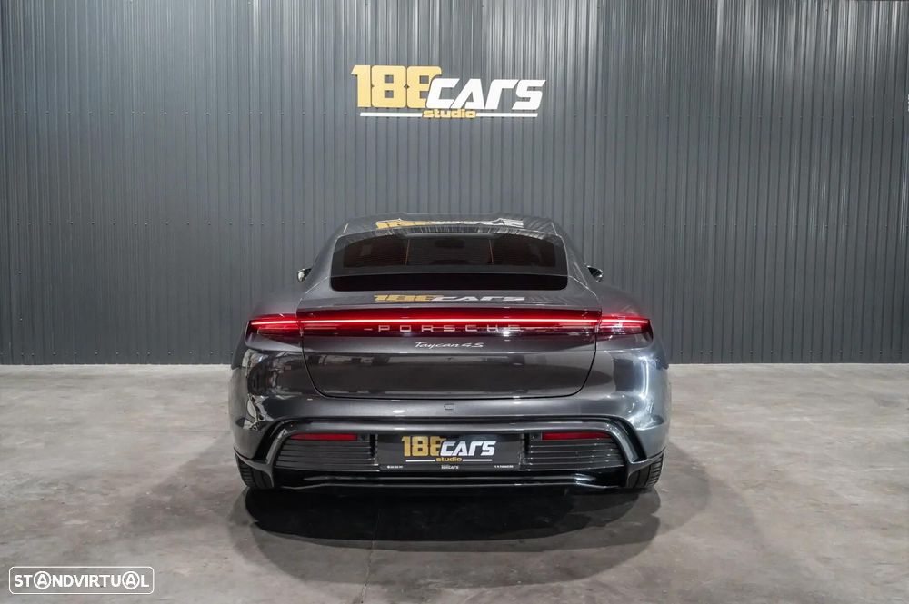 Porsche Taycan 4S - 42