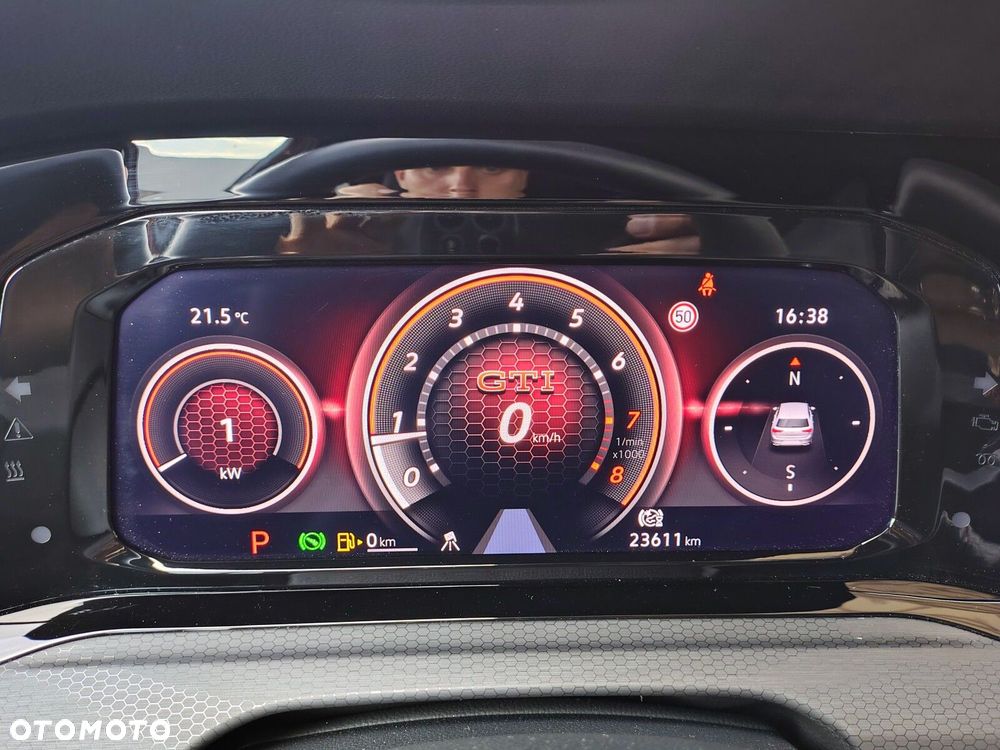 Volkswagen Golf - 33