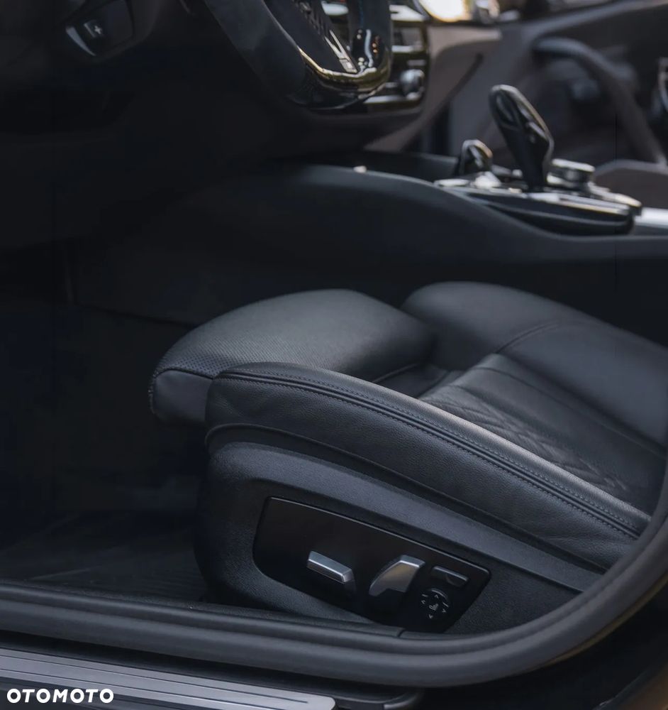 BMW Seria 5 530i xDrive M Sport Edition - 23