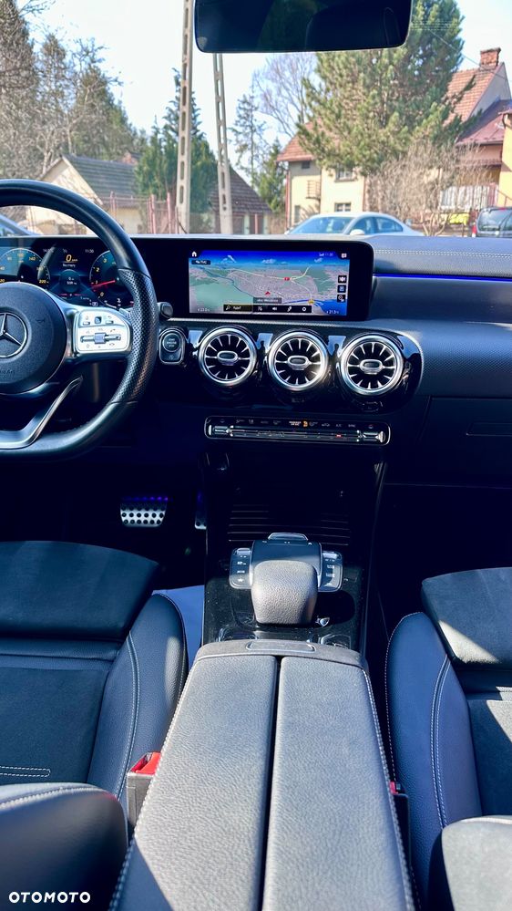 Mercedes-Benz CLA 180 7G-DCT Edition AMG Line - 25