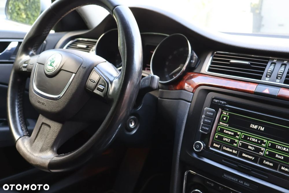 Skoda Superb 2.0 TDI Elegance DSG - 22