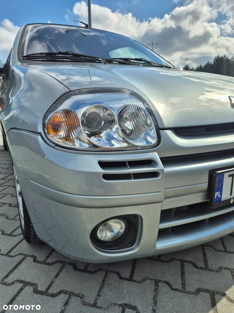 Renault Clio 2.0 16V Sport - 23