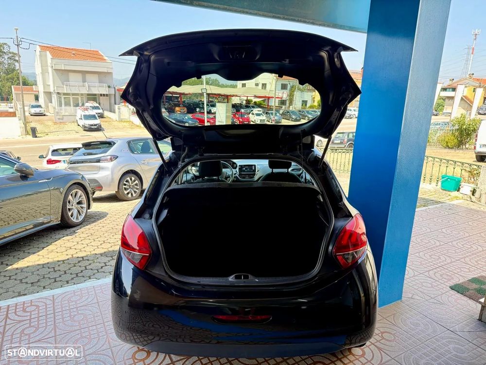 Peugeot 208 1.2 PureTech Style - 23