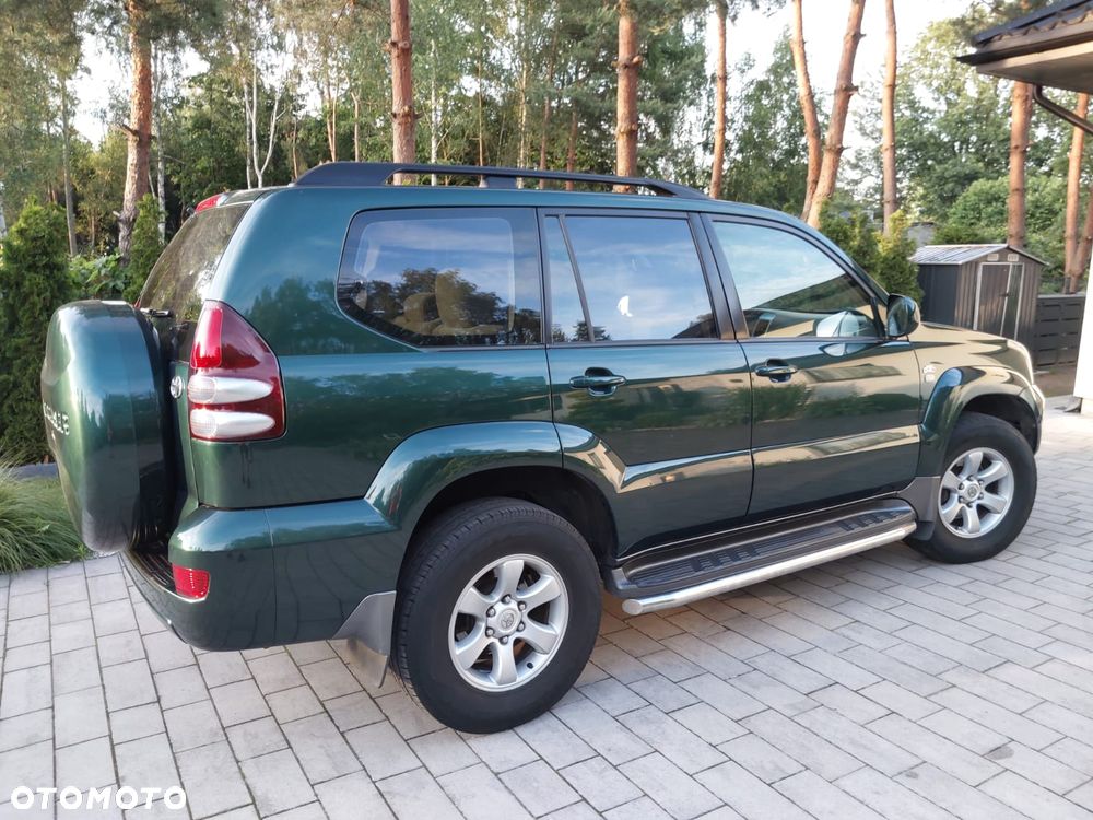 Toyota Land Cruiser - 36