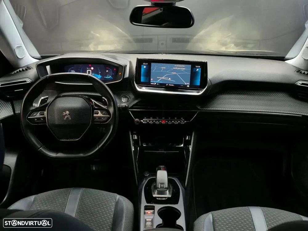 Peugeot 2008 1.5 BlueHDi Allure EAT8 - 41