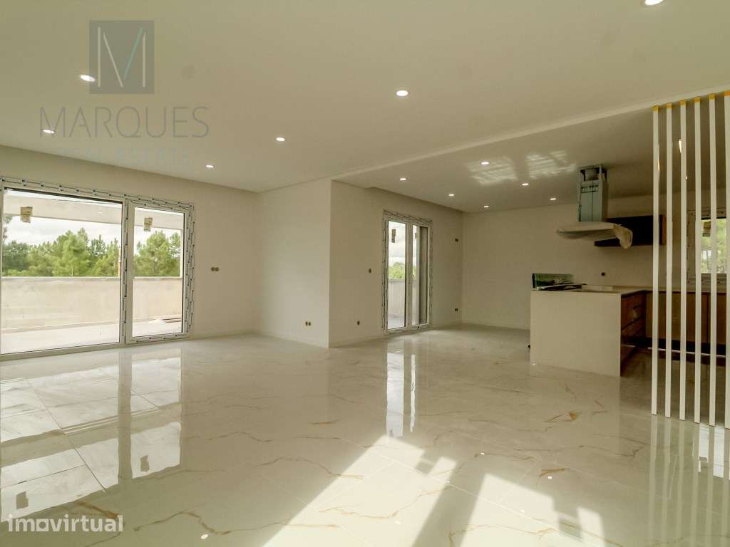 Moradia T4 Isolada com 4 Suites, Jardim e Piscina no Pinhal do Gene... - Grande imagem: 2/33