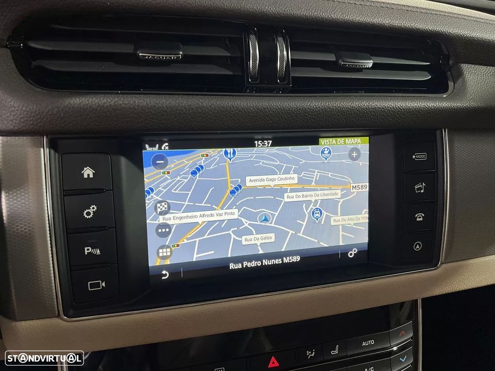 Jaguar XF 2.0 D Prestige Aut. - 11