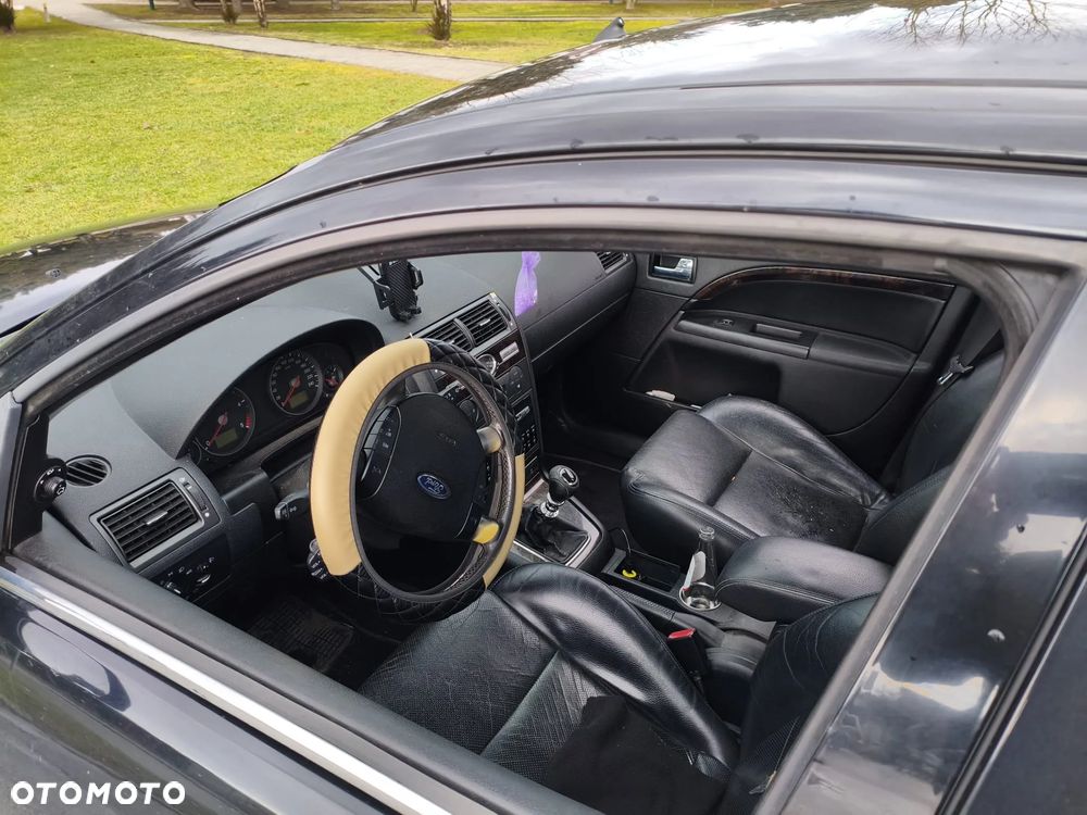 Ford Mondeo 2.0 TDCI Ghia - 10