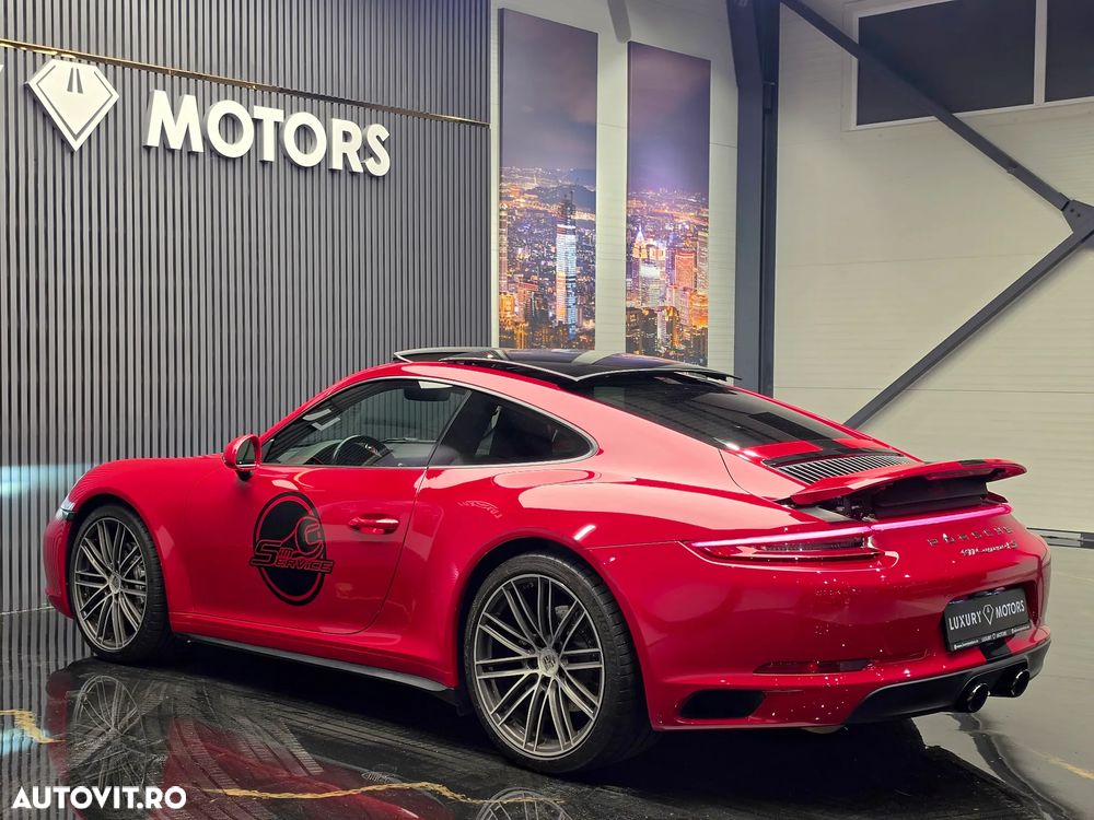Porsche 911 Carrera 4 PDK - 6
