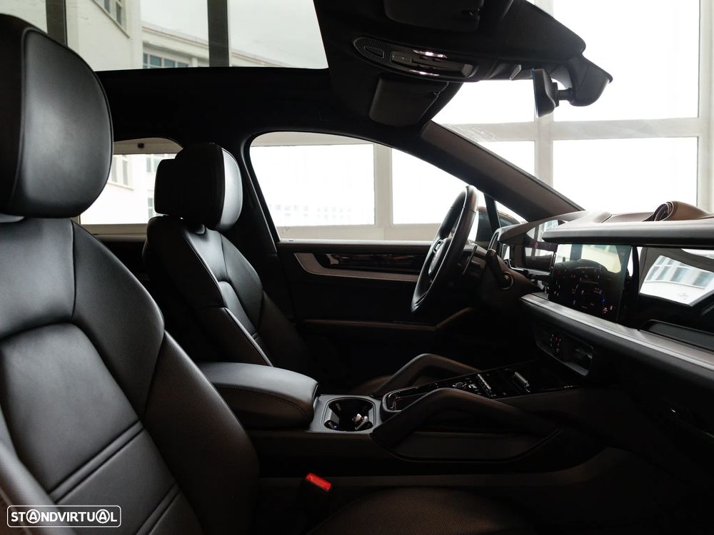 Porsche Cayenne Coupé E-Hybrid - 29