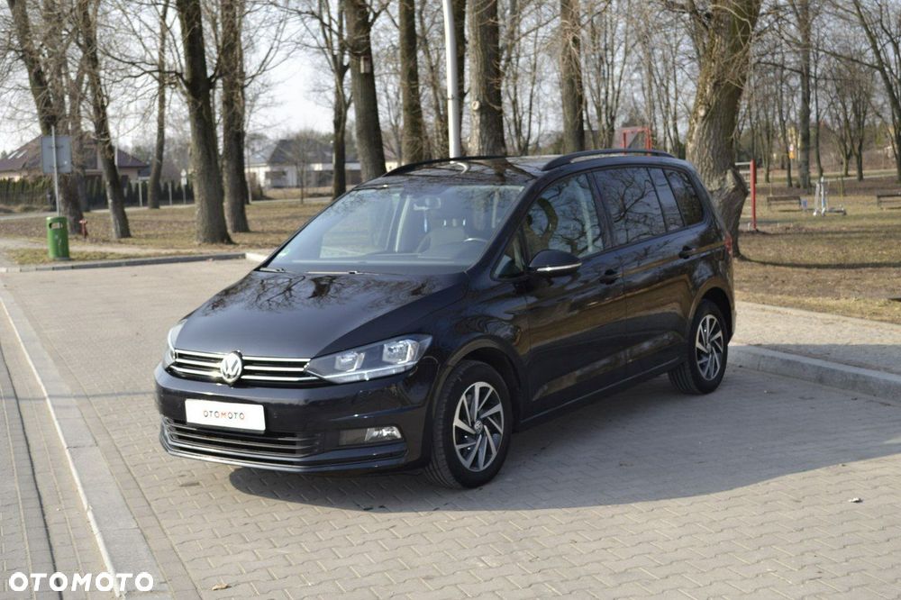 Volkswagen Touran - 11