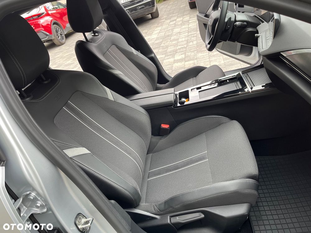 Opel Astra 1.2 T GS Line S&S - 14