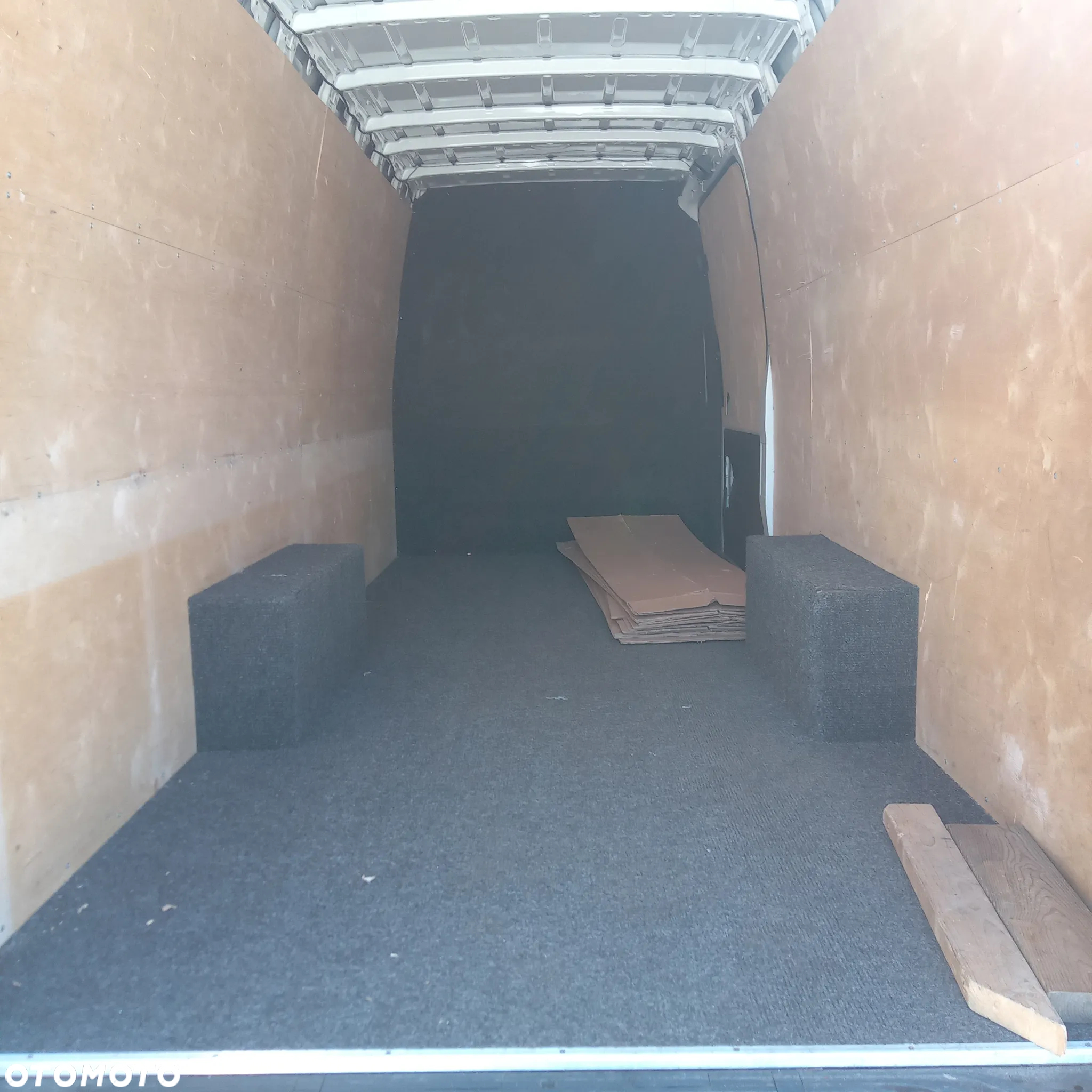 Mercedes-Benz Sprinter - 5
