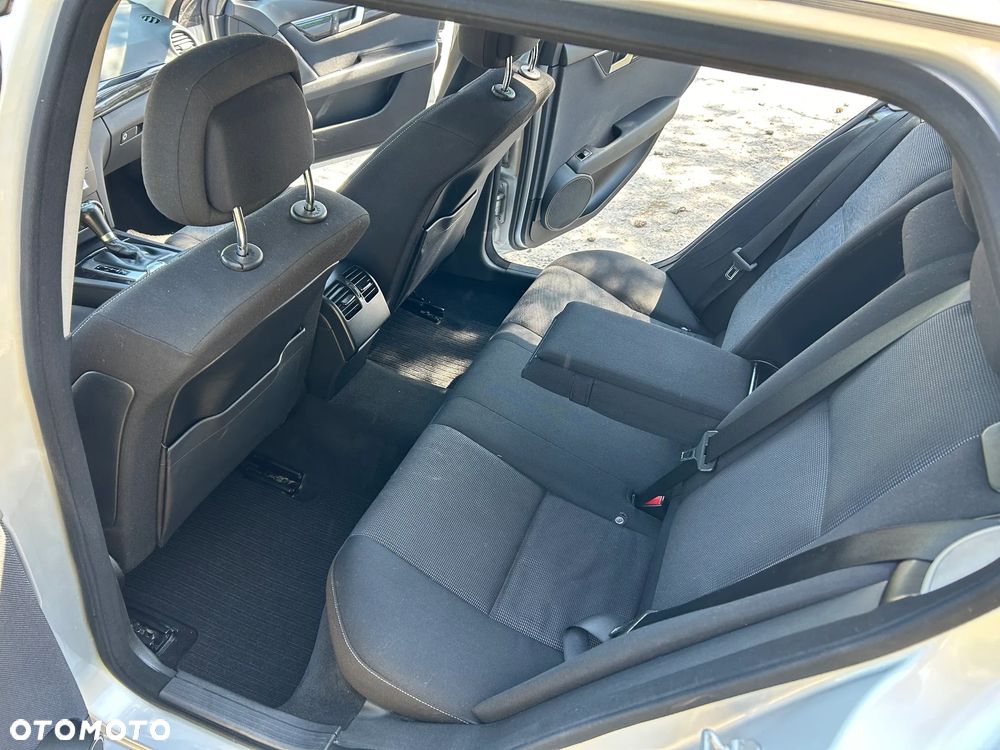 Mercedes-Benz Klasa C 200 CDI DPF Automatik BlueEFFICIENCY - 23