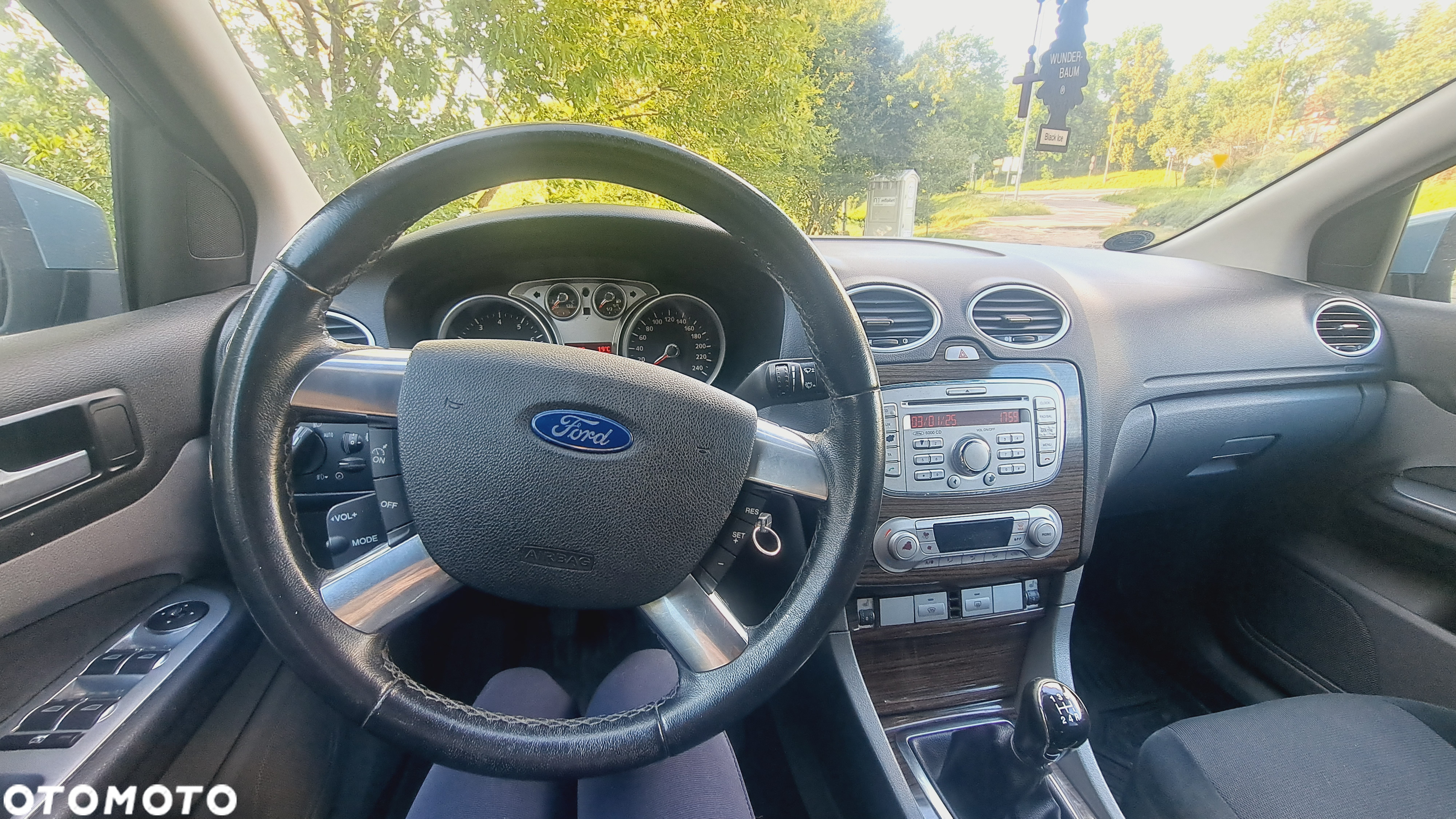 Ford Focus 1.8 FF Ghia - 13