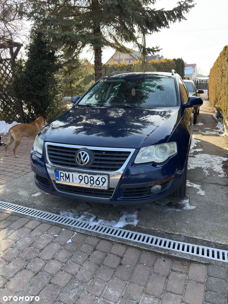 Volkswagen Passat - 1