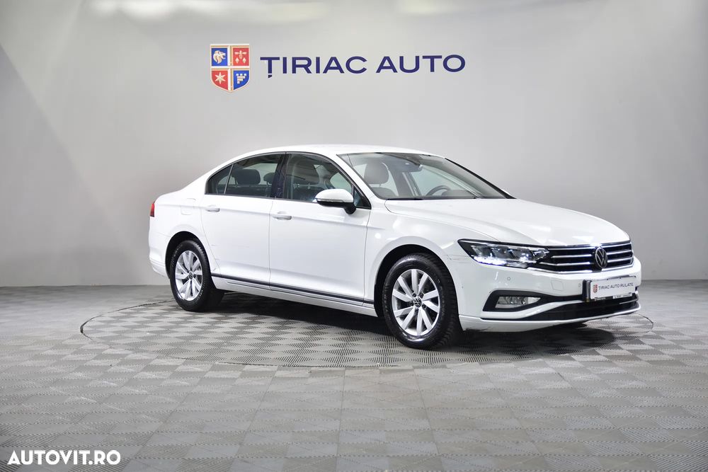 Volkswagen Passat - 8